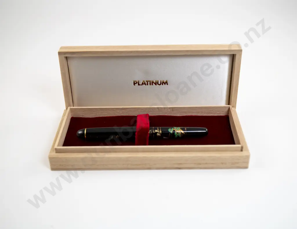 Platinum #3776 Century Sansui Urushi Maki-e Fountain Pen Image 1++