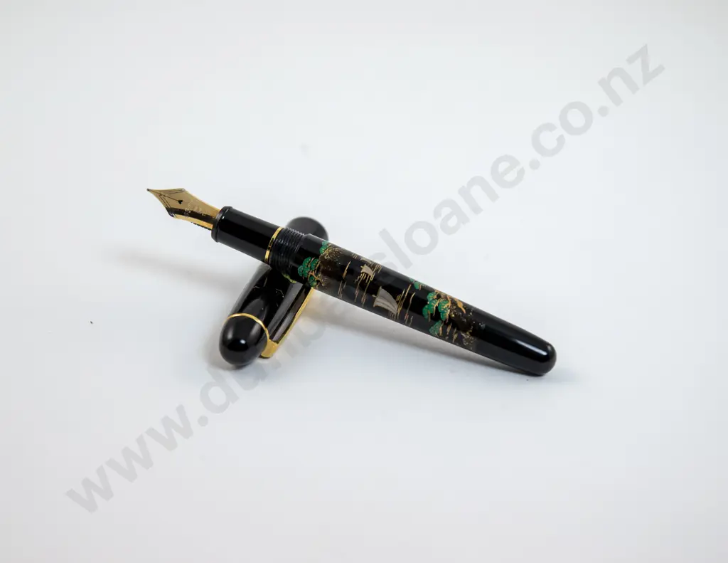 Platinum #3776 Century Sansui Urushi Maki-e Fountain Pen Image 1++