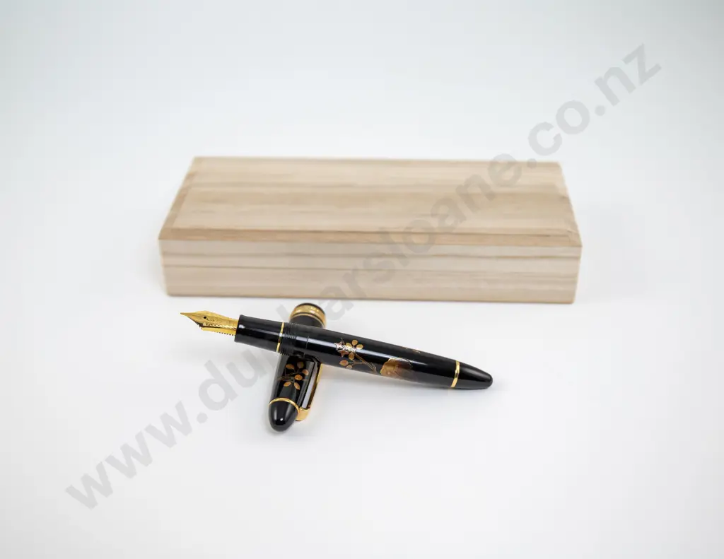 Sailor #1911 Deer Resin & Hira Maki-e Fountain Pen Image 1++