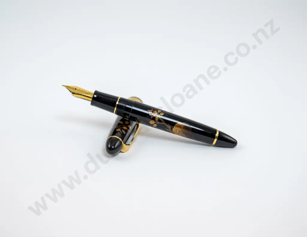Sailor #1911 Deer Resin & Hira Maki-e Fountain Pen Image 1++