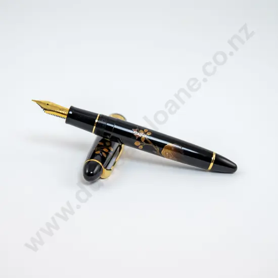 Sailor #1911 Deer Resin & Hira Maki-e Fountain Pen