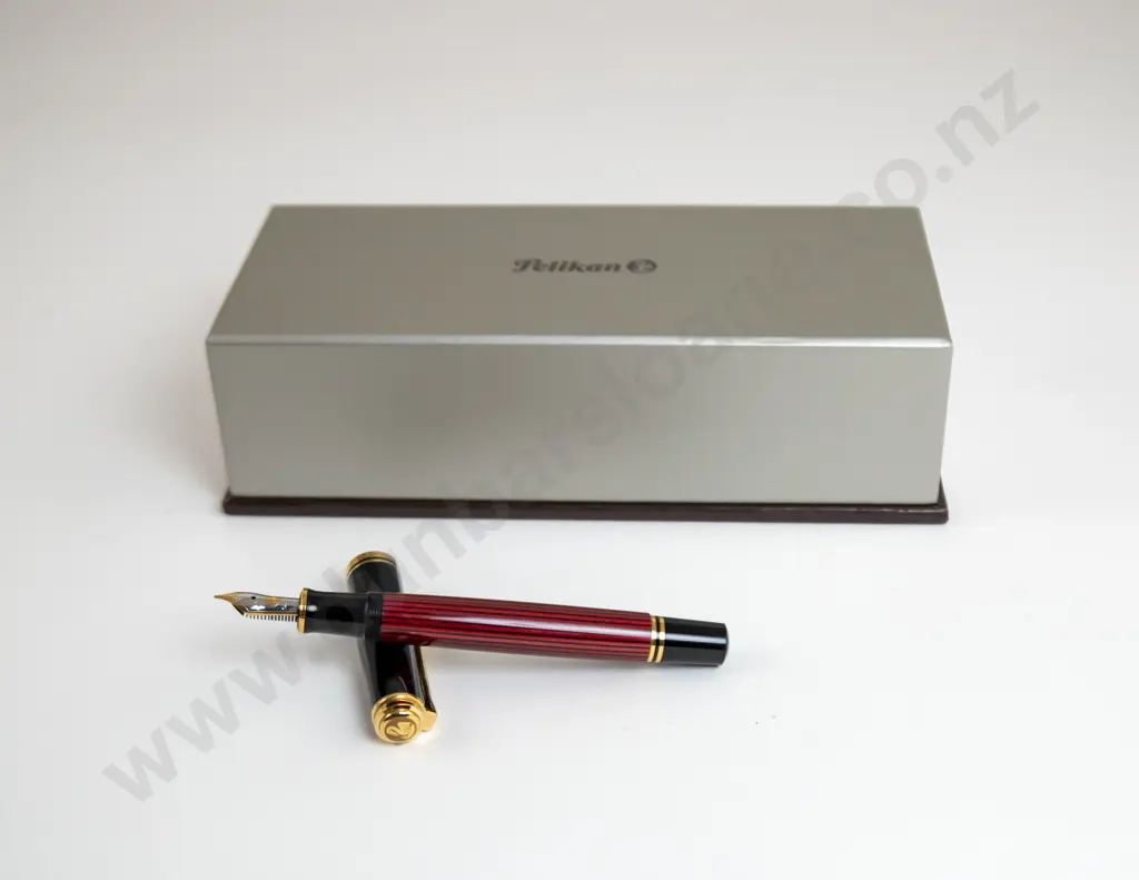 Pelikan Germany Souveran Striated Red and Black Fountain Pen Image 1++