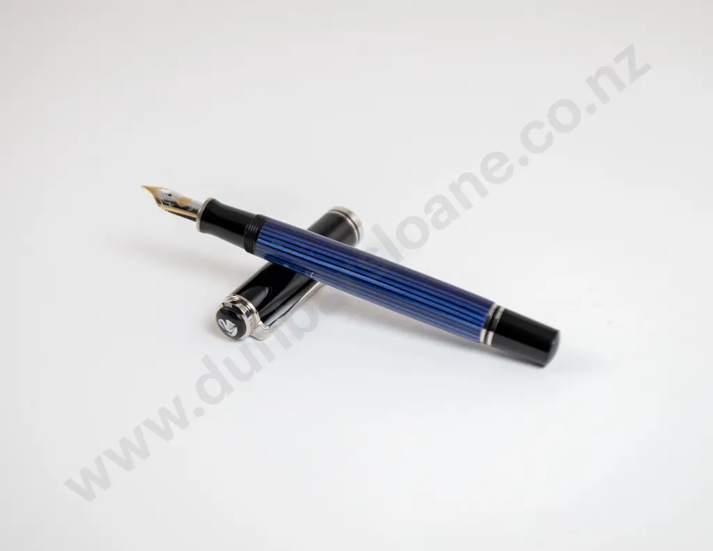 Pelikan Germany Souveran 400 Striated Blue and Black Fountain Pen Image 1++