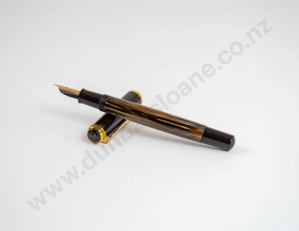 Pelikan 400 Striated Tortoiseshell Fountain Pen Image 1++