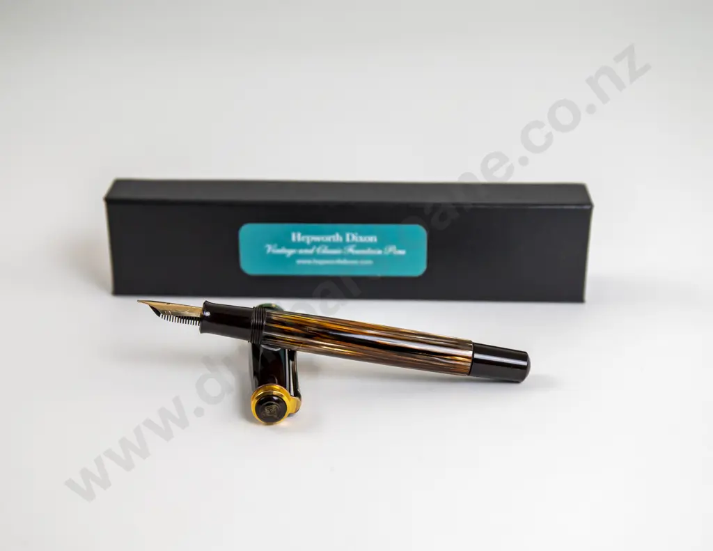 Pelikan 400 Striated Tortoiseshell Fountain Pen Image 1++