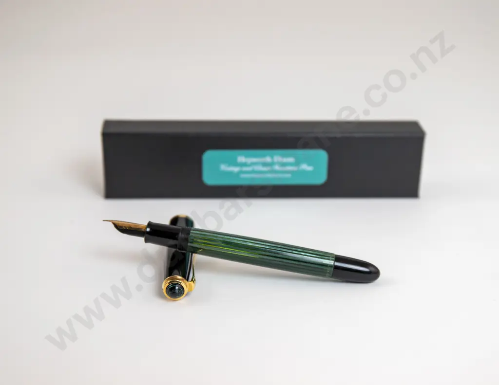 Pelikan 400 Striated Green and Black Fountain Pen Image 1++