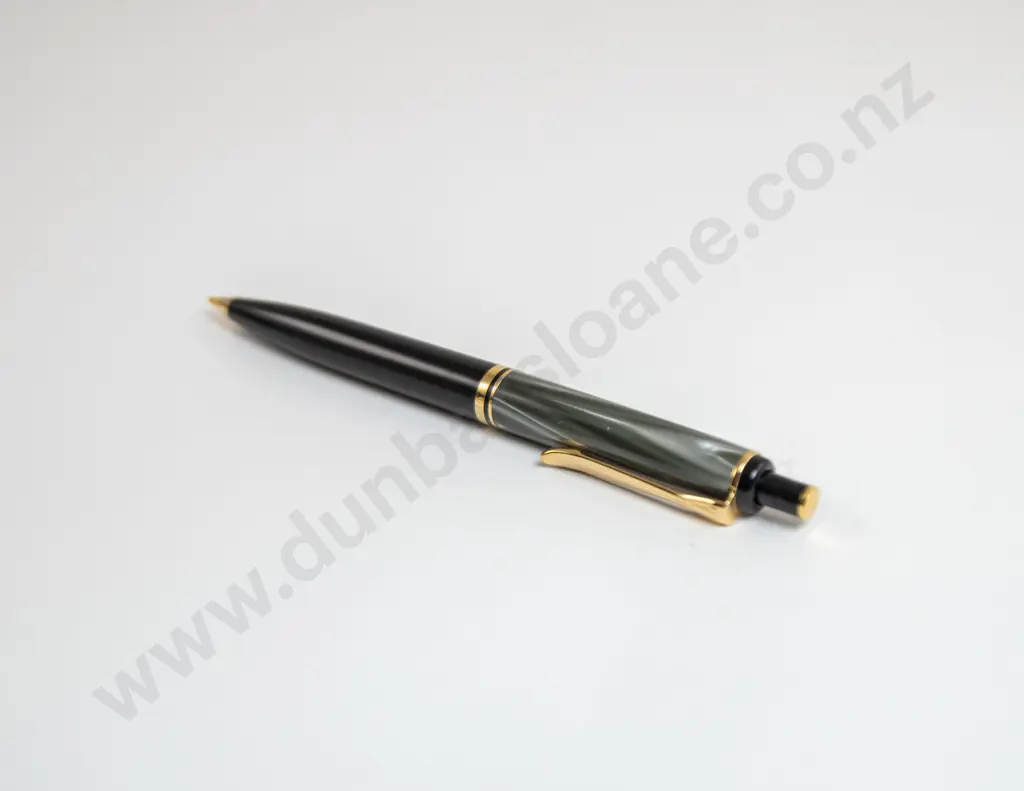 Pelikan Classic 200 Fountain Pen Image 1++