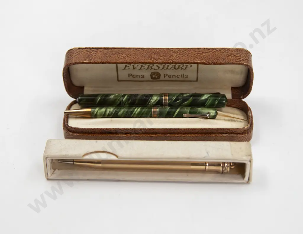 C1932 Eversharp Bantam Fountain Pen and Pencil Set and Other Pencil Image 1++