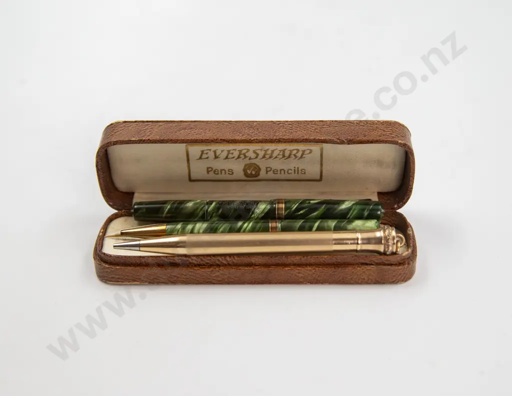 C1932 Eversharp Bantam Fountain Pen and Pencil Set and Other Pencil Image 1++