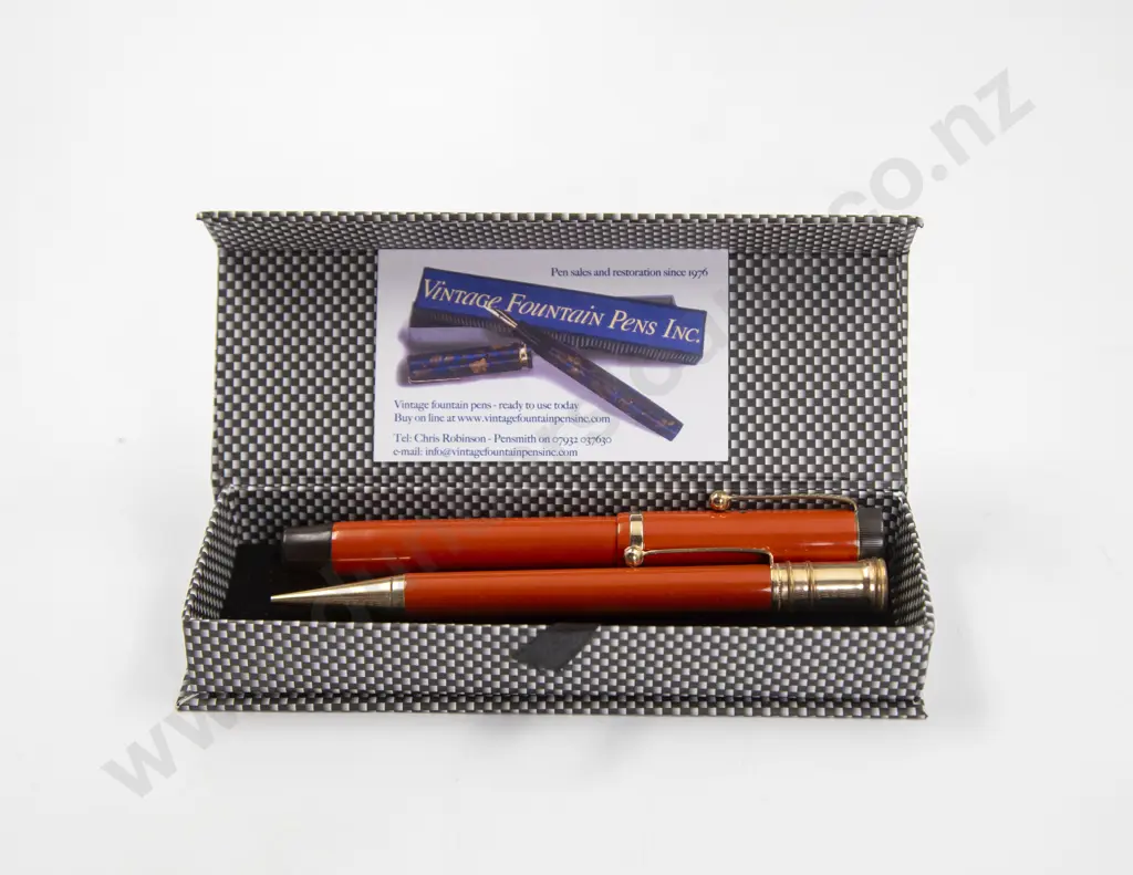 Vintage Parker Duofold Jr. Lucky Curve Classic Red Fountain Pen Image 1++
