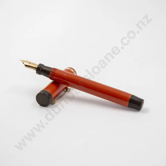 Vintage Parker Duofold Jr. Lucky Curve Classic Red Fountain Pen