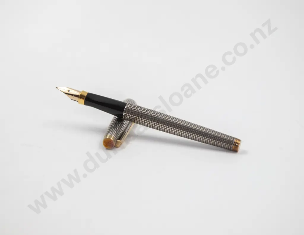Parker 75 USA Sterling Silver Vermeil Fountain Pen Image 1++