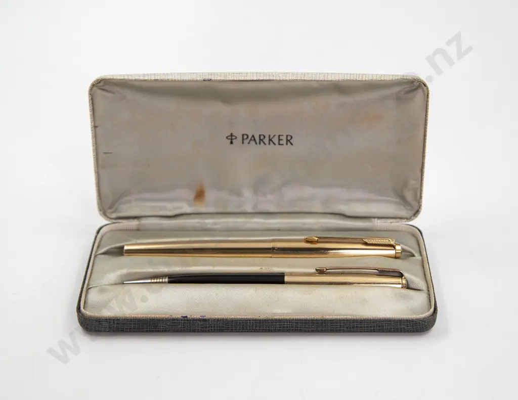 Vintage Parker Fountain Pen Image 1++