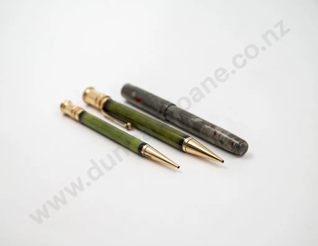 Vintage Parker Made in Canada Fountain Pen Image 1++