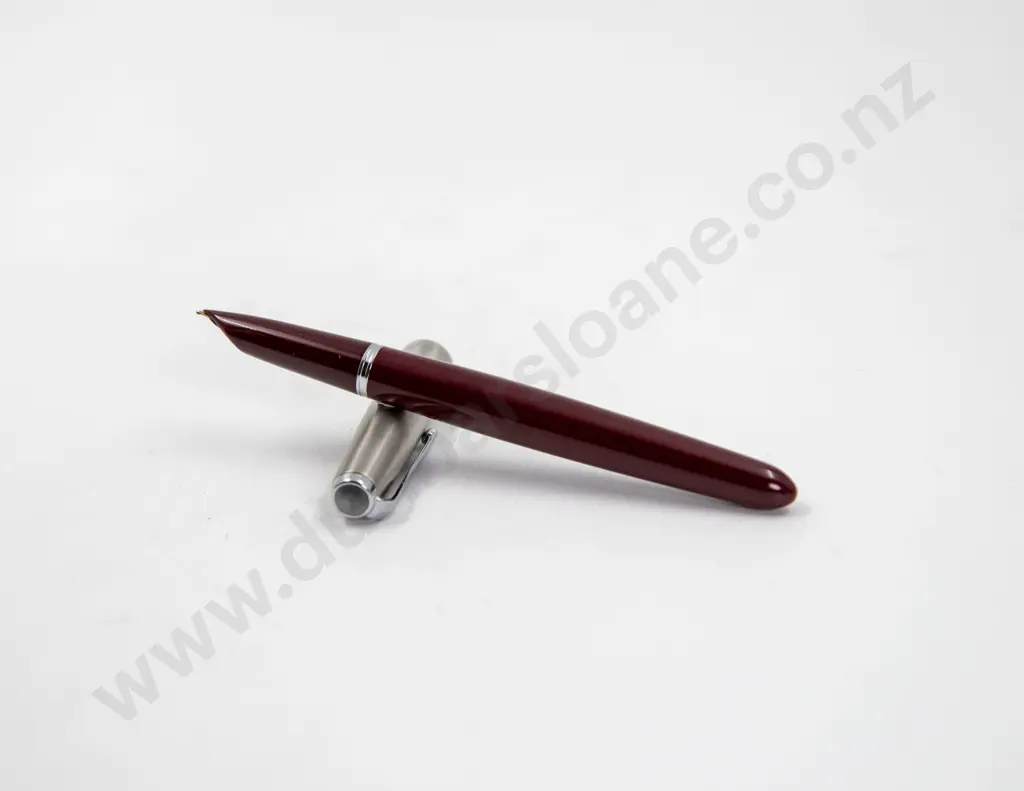 Two Vintage Parker Fountain Pens and Pencil Image 1++
