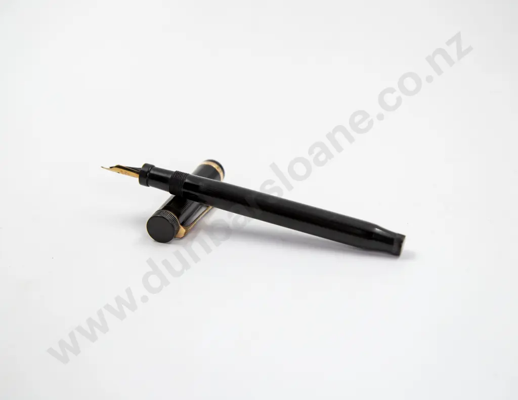 Vintage Parker "DQ" Lucky Curve Fountain Pen Image 1++