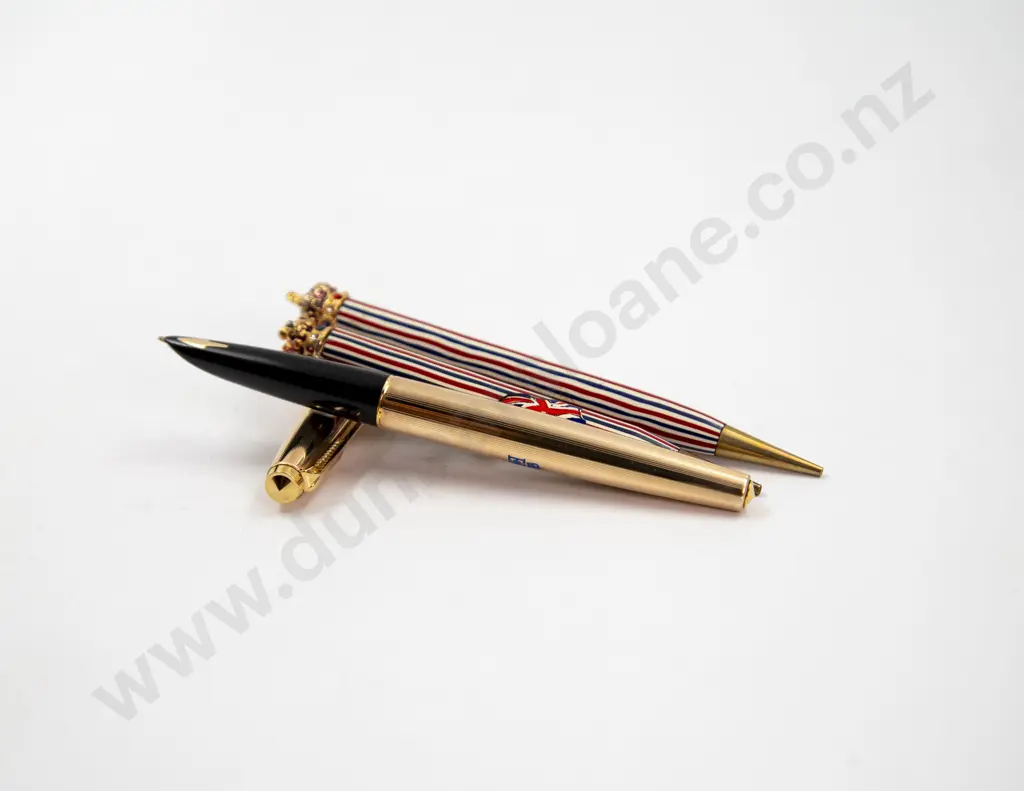 Vintage Parker 61 QEII Royal Commemorative Fountain Pen Image 1++