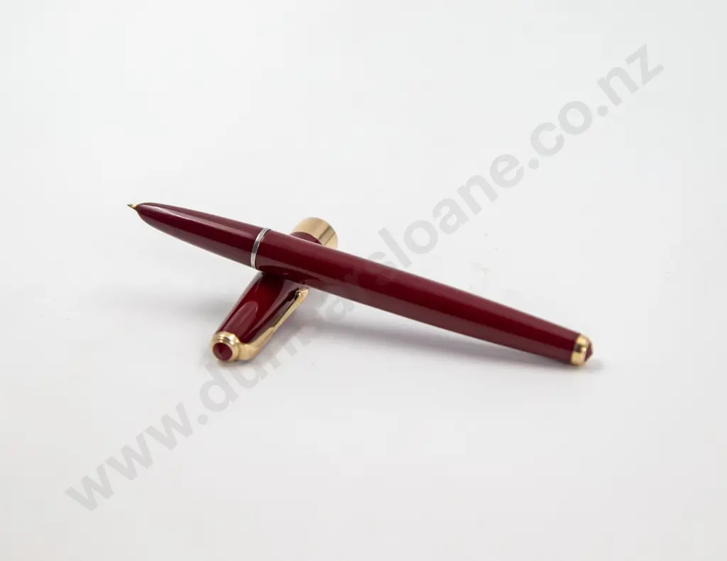 Vintage Parker 17 Fountain Pen Image 1++