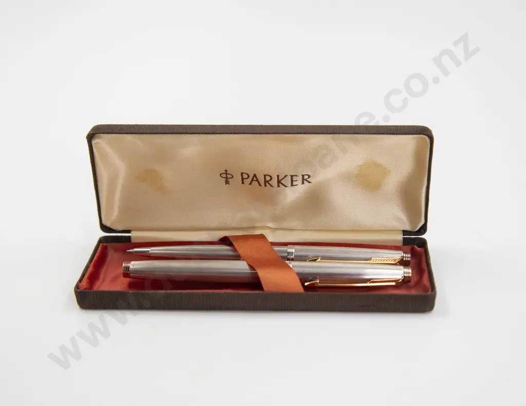 Parker Made in France Fountain Pen Image 1++