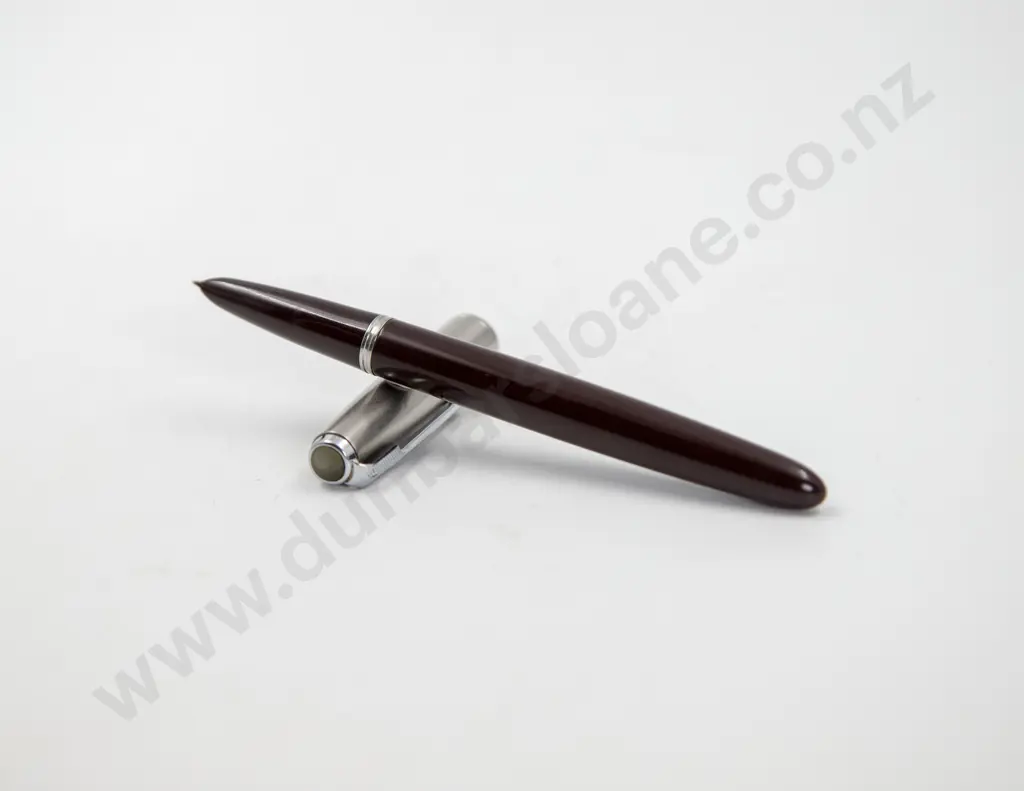 Vintage Parker 51 Fountain Pen in Burgundy Image 1++