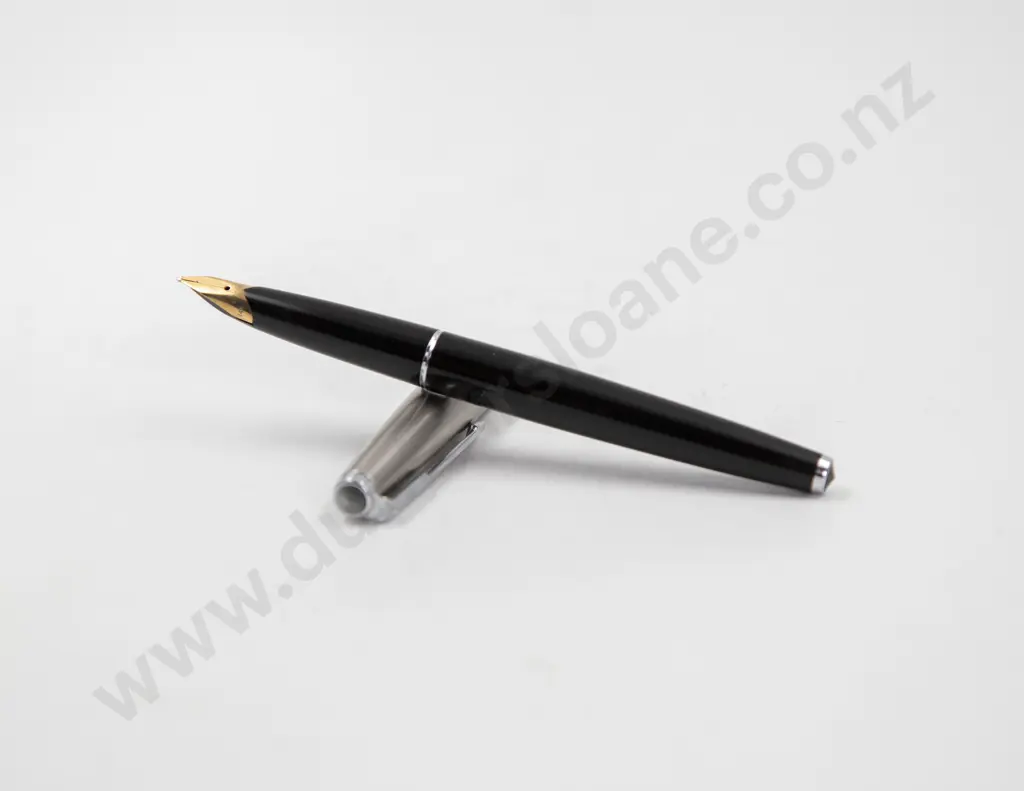 Vintage Parker 51 Fountain Pen in Burgundy Image 1++