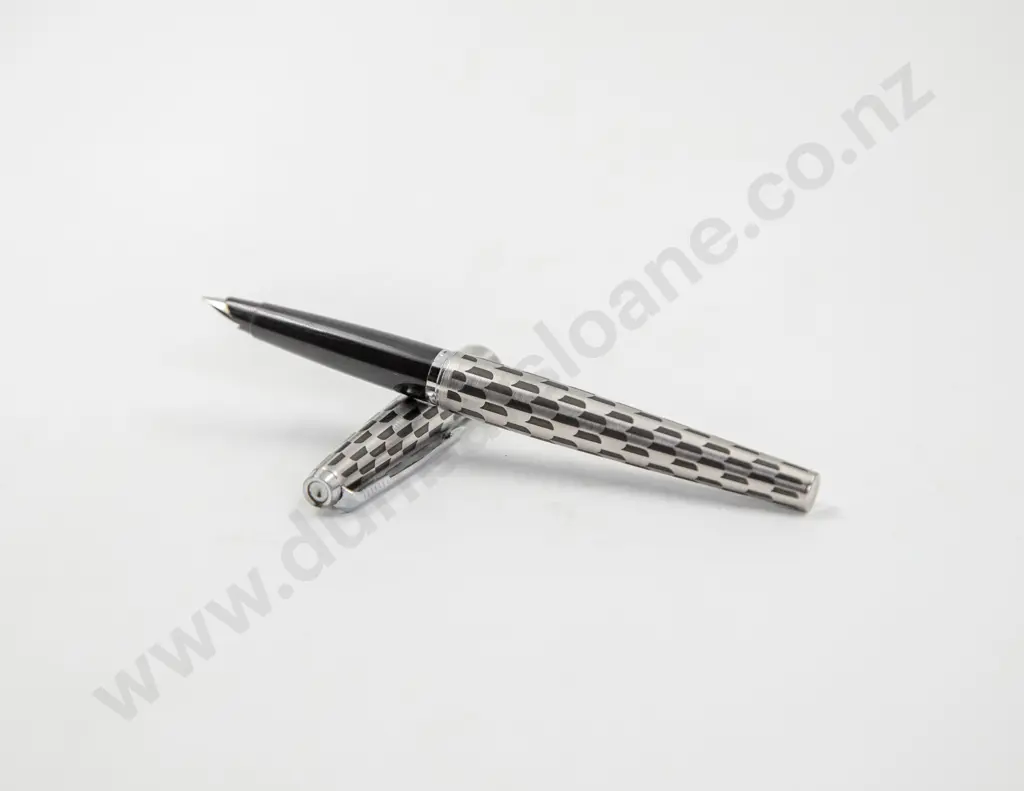 Parker Harlequin 80 Fountain Pen Image 1++