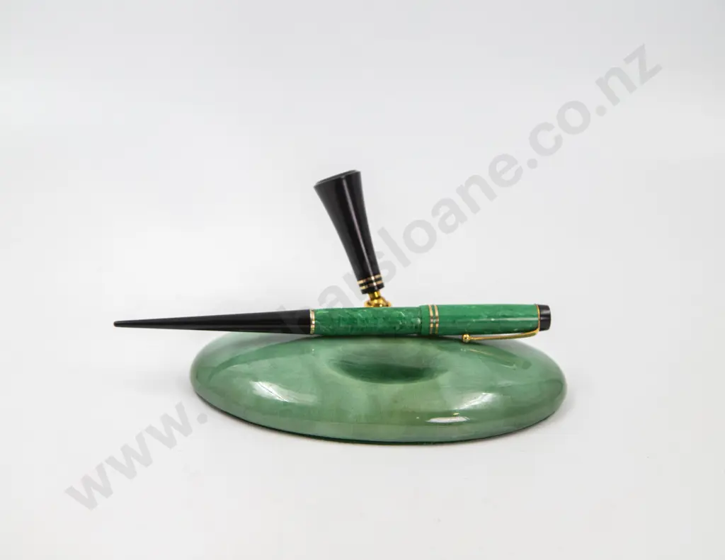 Parker Duofold Desk Stand Image 1++