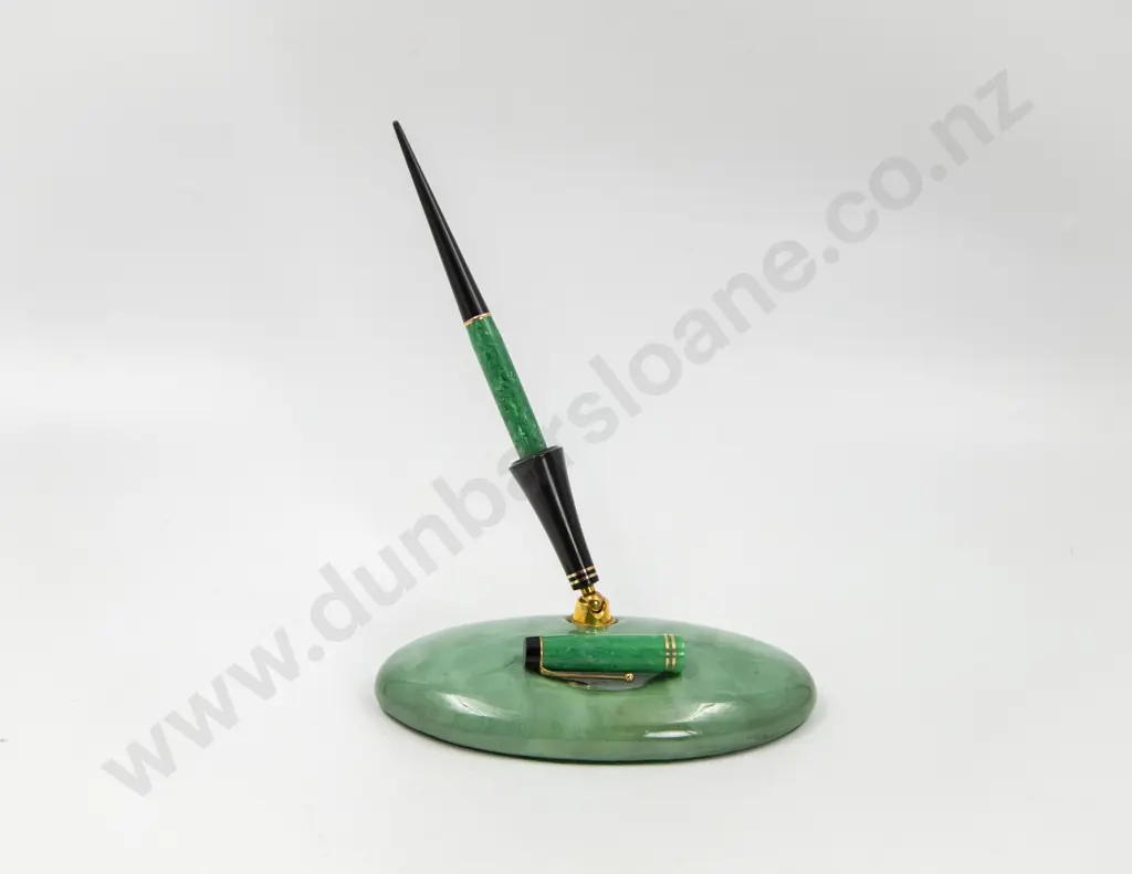 Parker Duofold Desk Stand Image 1++