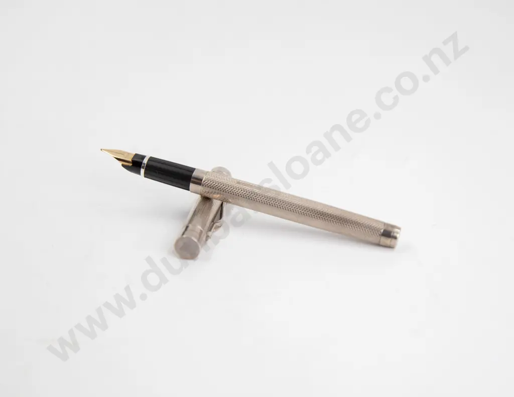 Yard-o-Led England S/S Fountain Pen Image 1++