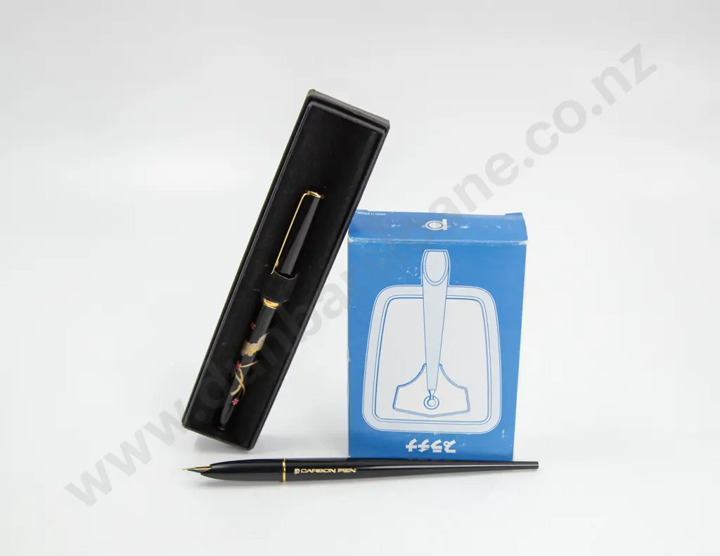 Boxed Platinum Desk and Ballpoint Pen Image 1++