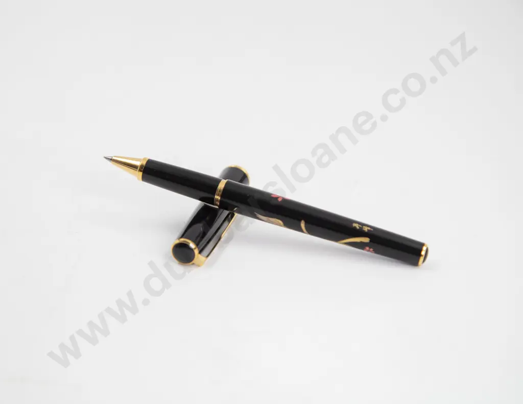 Boxed Platinum Desk and Ballpoint Pen Image 1++