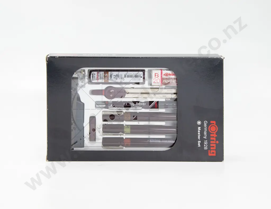 Cased Four Piece Chrome Plated Drawing Instrument Set Image 1++