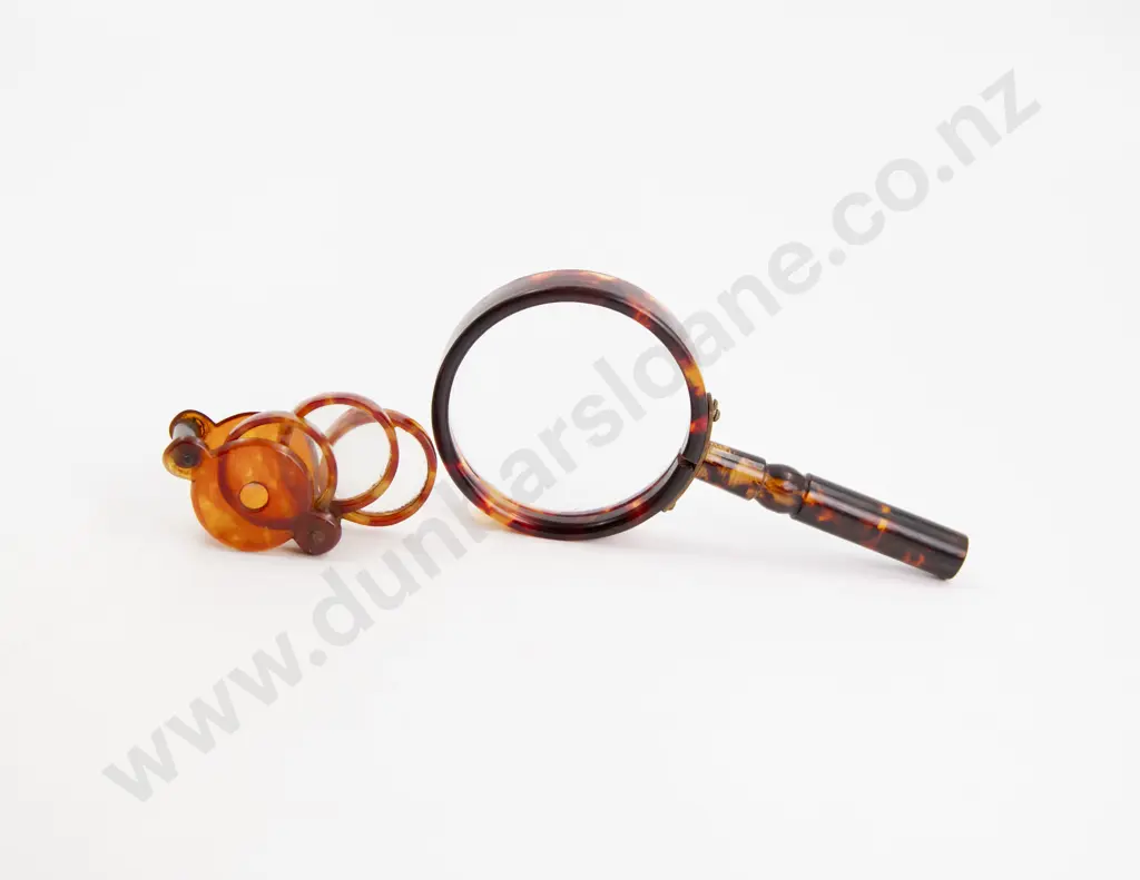 Early C20th Faux Tortoise Shell Framed Hand Held Magnify Glass Image 1++