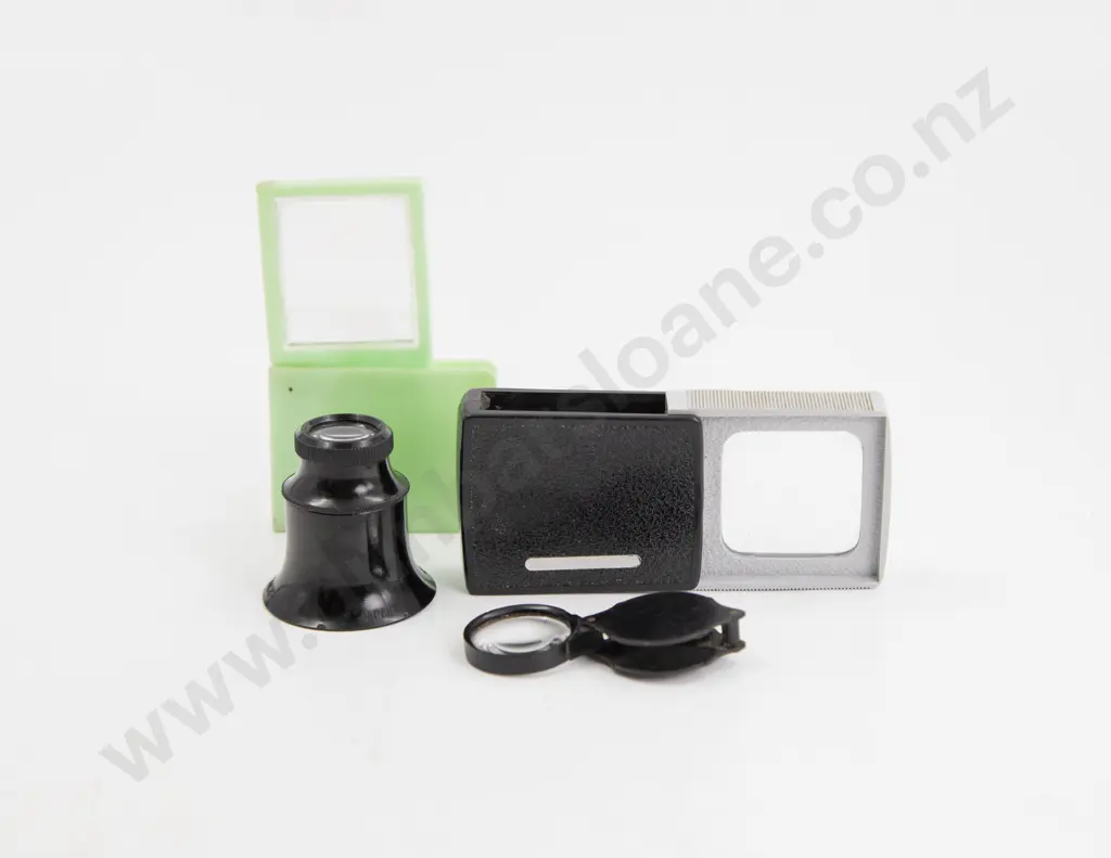 Three Vintage Folding Pocket Magnify Glasses Image 1++