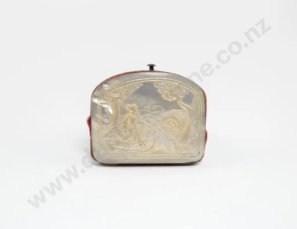 Victorian MOP Coin Purse Image 1++