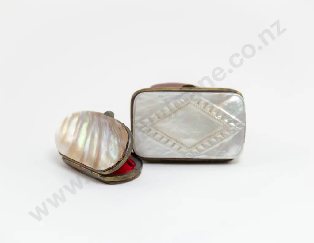 Victorian MOP Coin Purse Image 1++