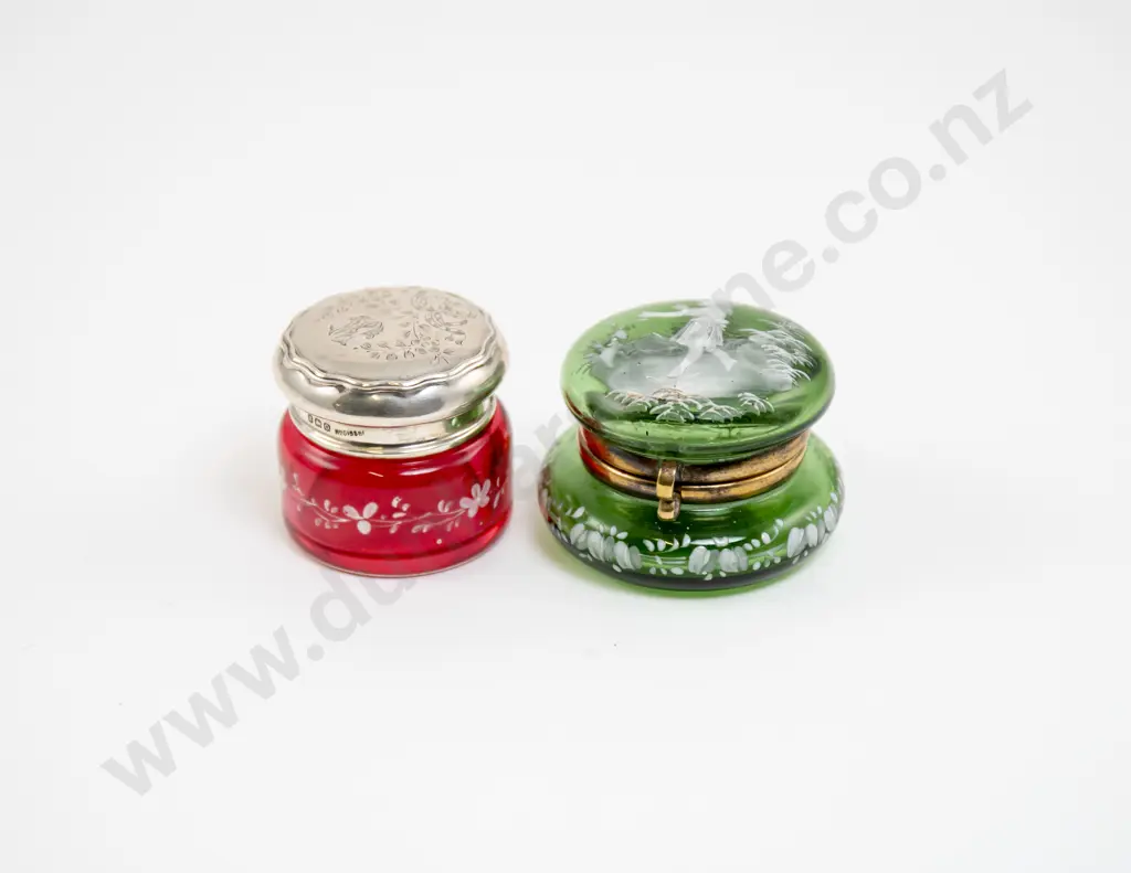 Victorian Green Mary Gregory Glass Pill/Ointment Pot Image 1++