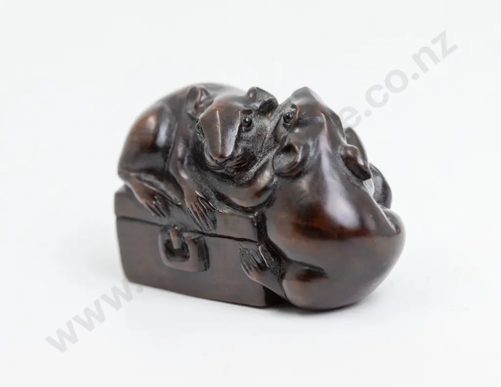 Carved Fruitwood Netsuke of Two Rats Image 1++
