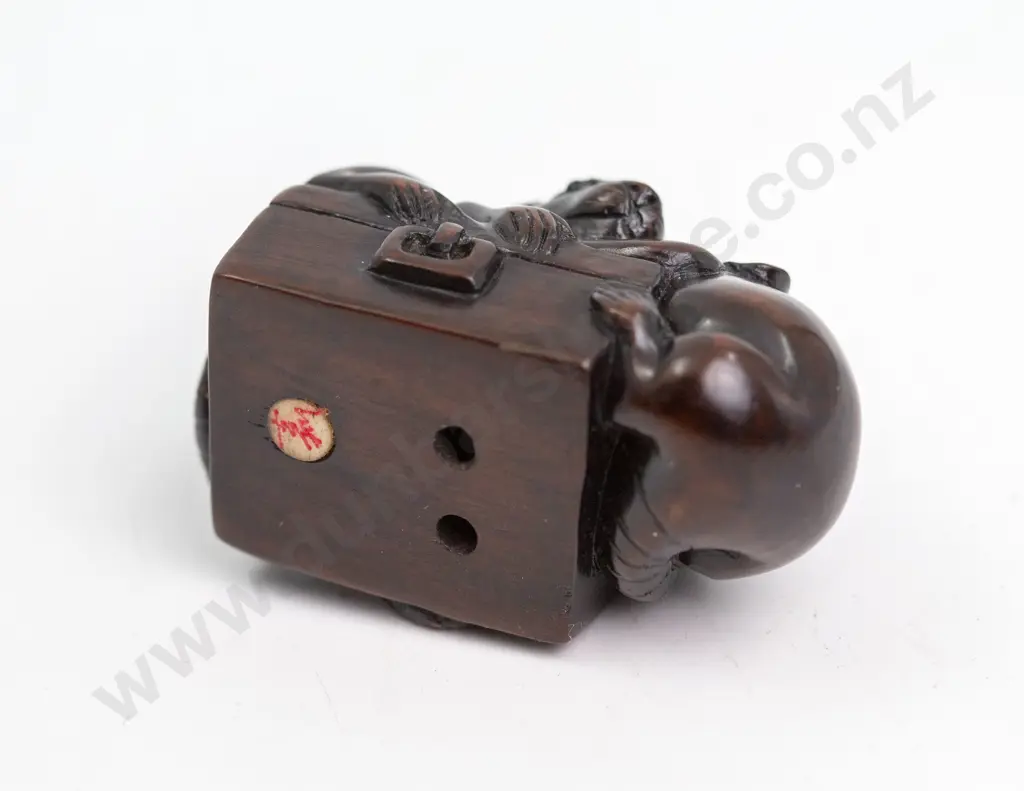 Carved Fruitwood Netsuke of Two Rats Image 1++