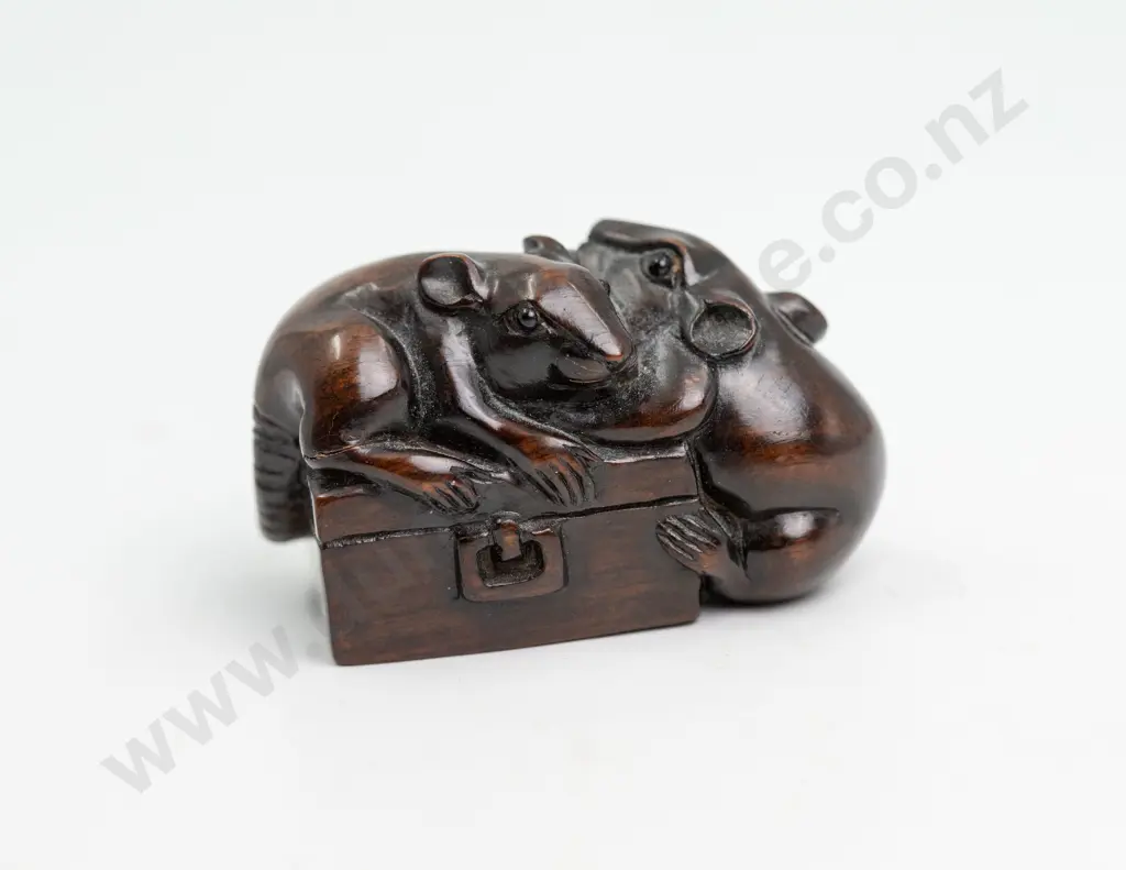 Carved Fruitwood Netsuke of Two Rats Image 1++