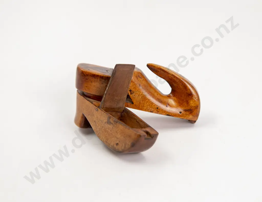 Victorian Treen Trick Opening Shoe Snuff Image 1++