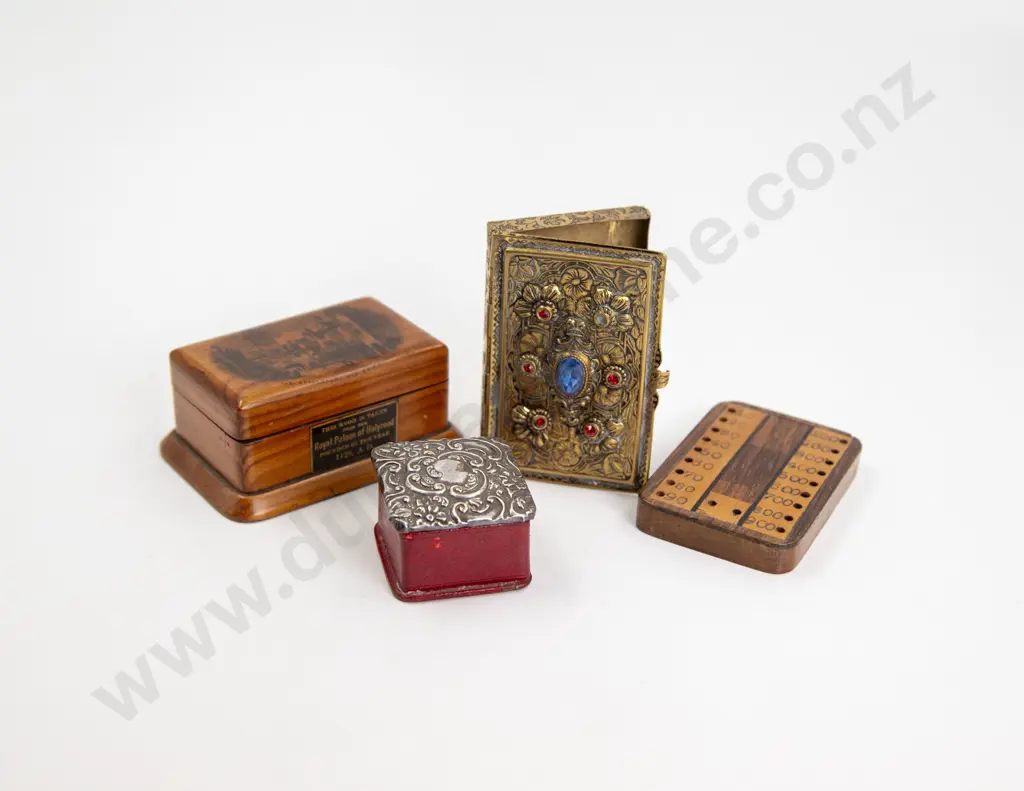 Victorian Holyrood Souvenir Stamp Box Image 1++
