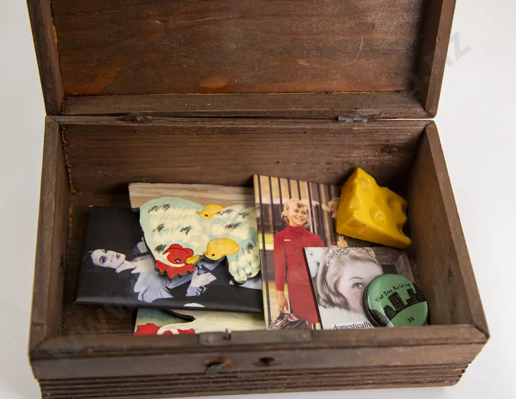 Three Vintage Boxes and Cribbage Marker Board Image 1++