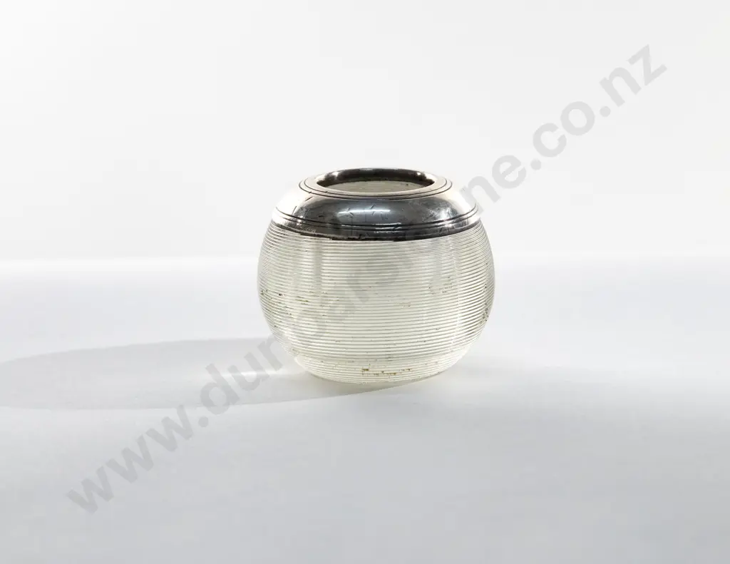GeoV S/S Topped Glass Vesta Holder Image 1++