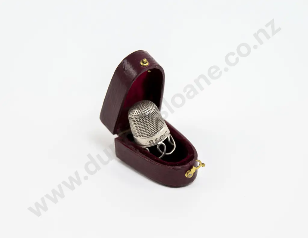 Leather Boxed Edwardian S/S Thimble Image 1++