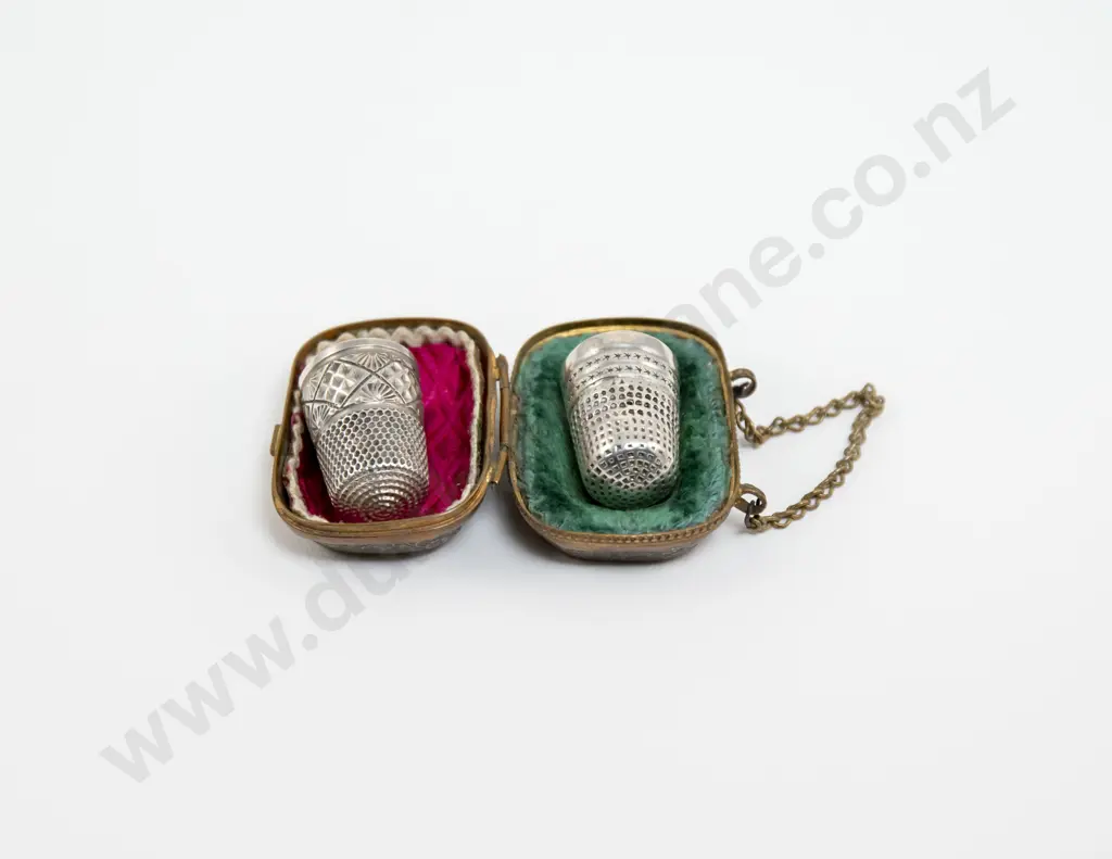 Victorian Gilt Metal Purse Cased S/S Thimble and S/Plated Thimble Image 1++