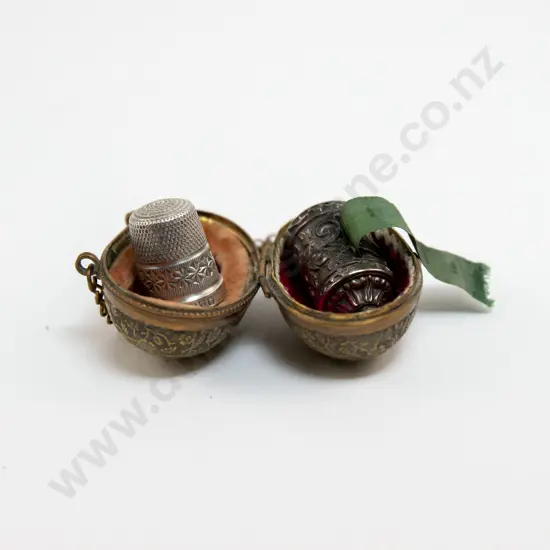 Victorian Gilt Metal Egg Cased S/S Thimble