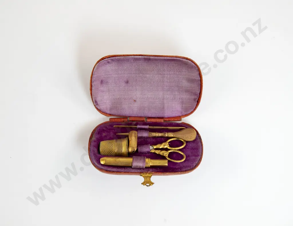 Victorian Pocket Leather and Gilt Metal Sewing Etui Image 1++