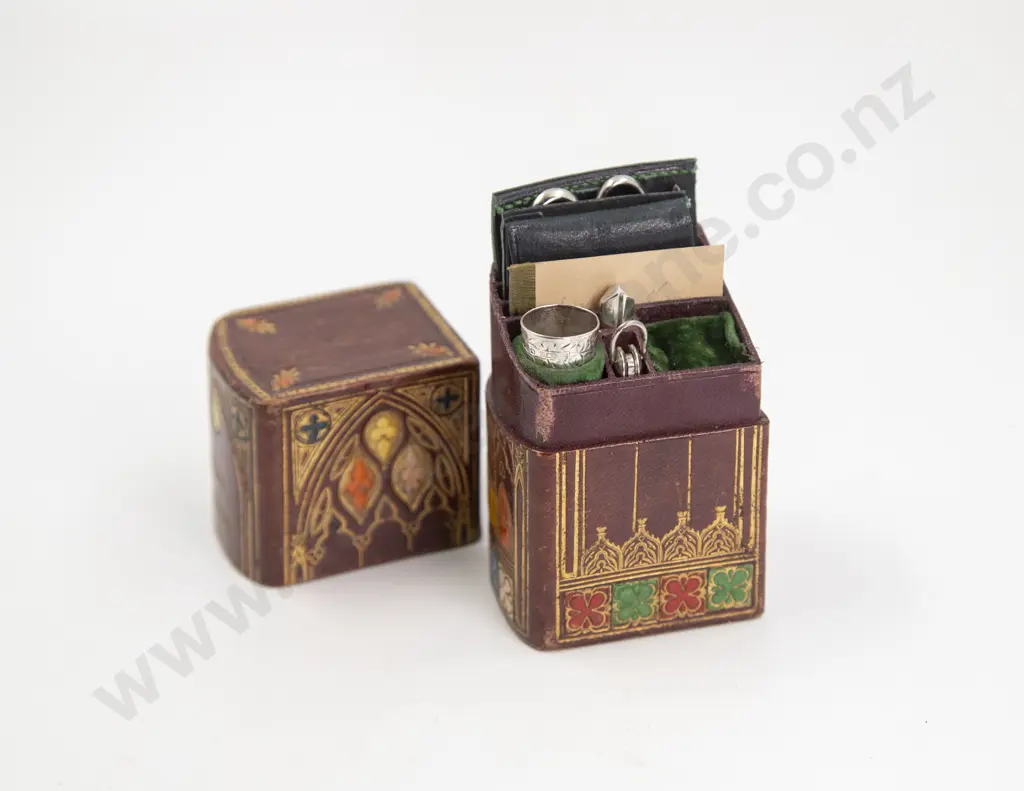 Antique Tooled Leather 'Lady's Companion' Sewing Book Etui Image 1++