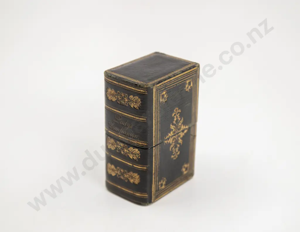 Antique Tooled Leather 'Lady's Companion' Sewing Book Etui Image 1++